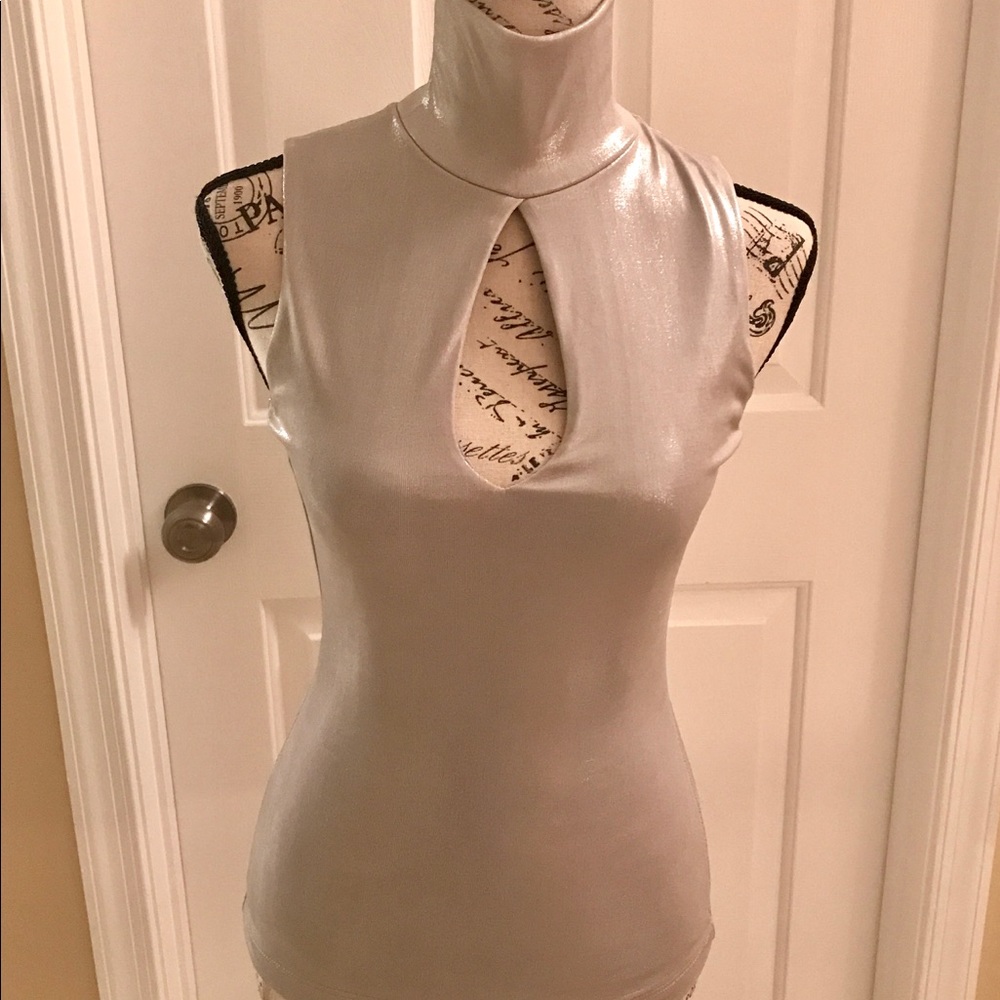 ✨Show-stopper Arden B. Metallic Nigh Neck Top